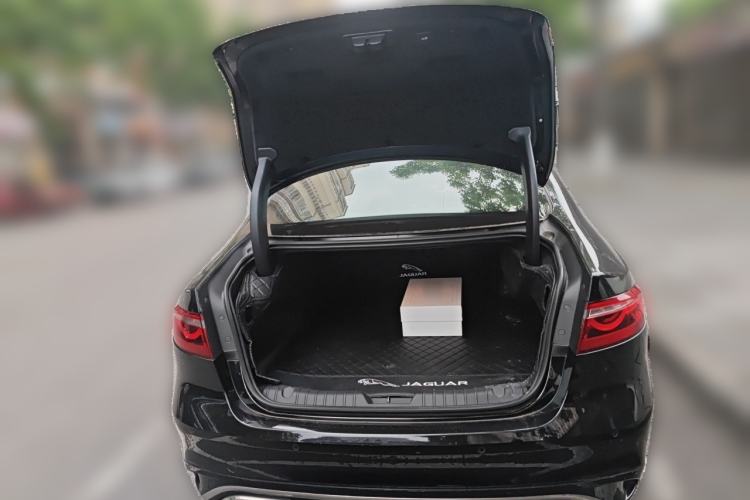 Used Jaguar XFL 2024 2.0T P250 Two-Wheel Drive Prestige Luxury Edition Trunk