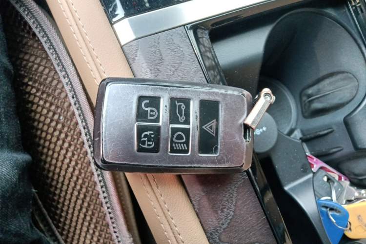 Used Jaguar XFL 2024 2.0T P250 Two-Wheel Drive Prestige Luxury Edition Vehicle Key