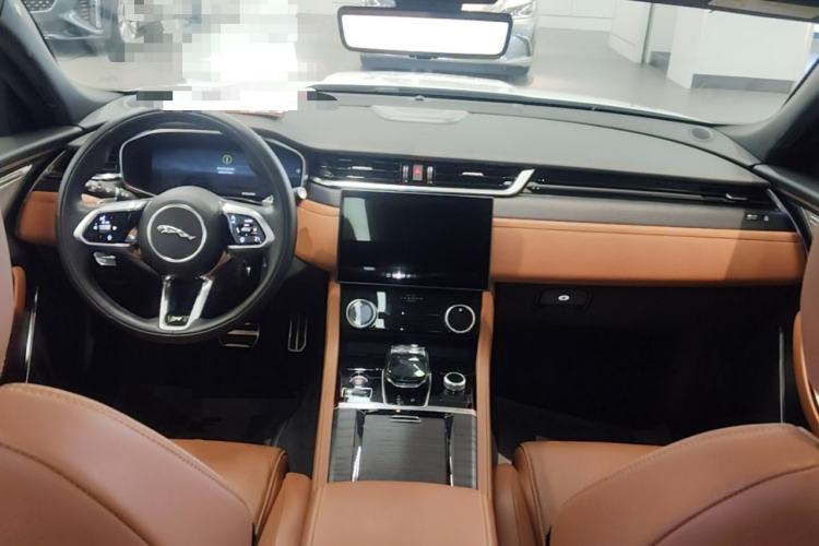 Used Jaguar XFL 2024 2.0T P300 Four-Wheel Drive Flagship Sport Gold Edition Center Console