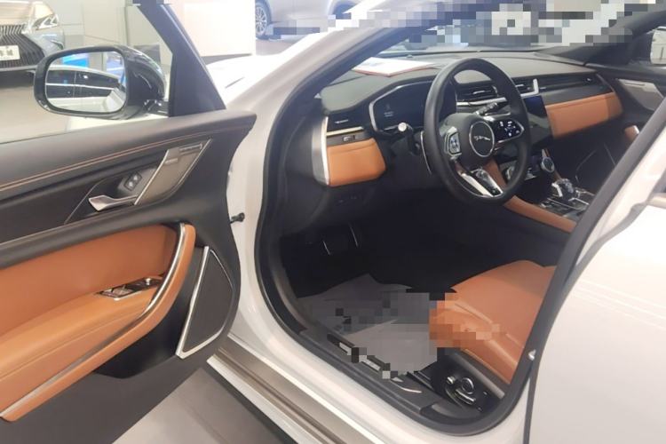 Used Jaguar XFL 2024 2.0T P300 Four-Wheel Drive Flagship Sport Gold Edition Driver Seat