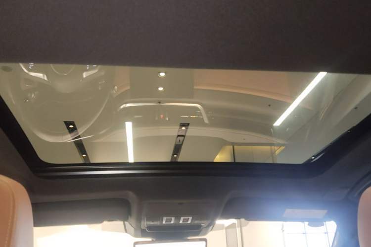 Used Jaguar XFL 2024 2.0T P300 Four-Wheel Drive Flagship Sport Gold Edition Headliner
