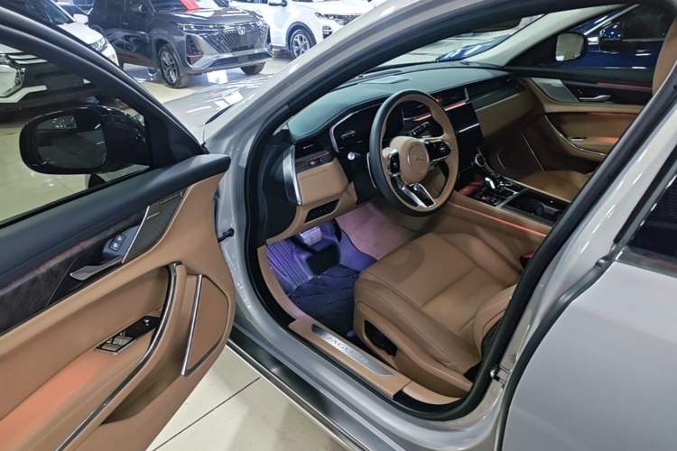 Used Jaguar XFL 2024 2.0T P250 Two-Wheel Drive Prestige Luxury Edition Driver Seat