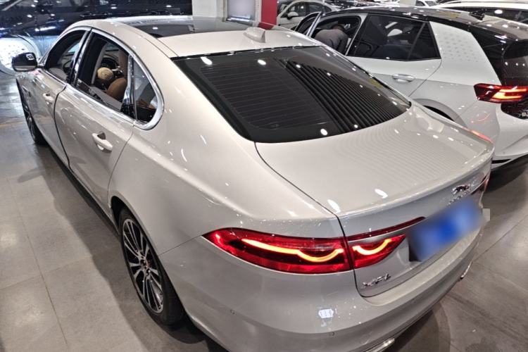 Used Jaguar XFL 2024 2.0T P250 Two-Wheel Drive Prestige Luxury Edition Exterior 2