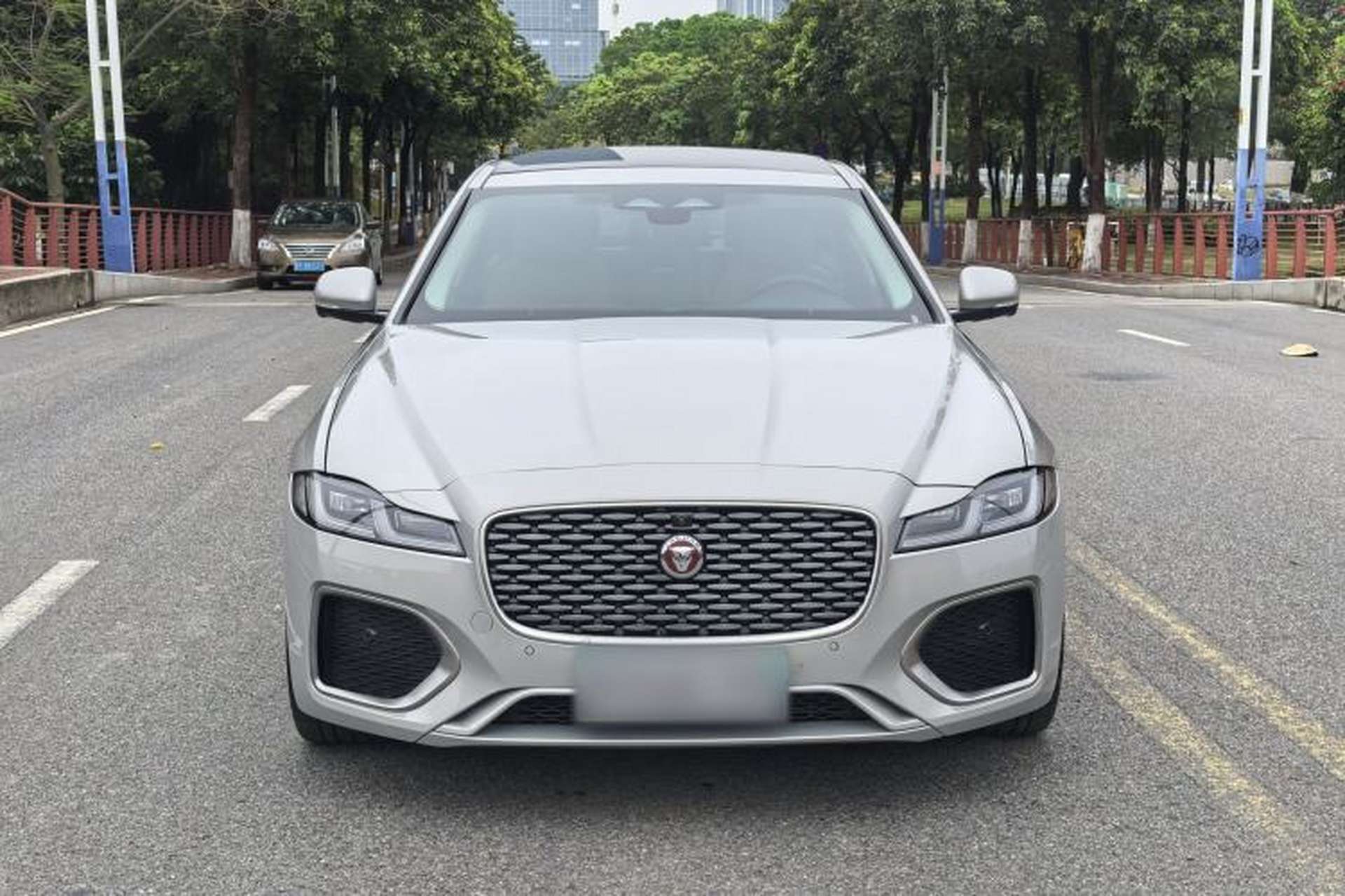 Used Jaguar XFL 2024 2.0T P250 Two-Wheel Drive Prestige Luxury Edition Exterior 2