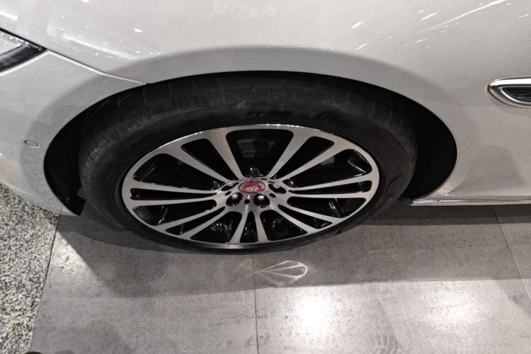 Used Jaguar XFL 2024 2.0T P250 Two-Wheel Drive Prestige Luxury Edition Exterior 4