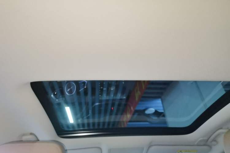 Used Jaguar XFL 2024 2.0T P250 Two-Wheel Drive Prestige Luxury Edition Headliner
