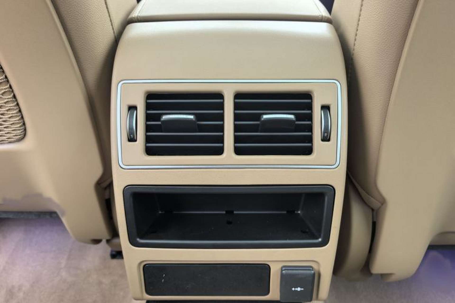 Used Jaguar XFL 2024 2.0T P250 Two-Wheel Drive Prestige Luxury Edition Interior 10