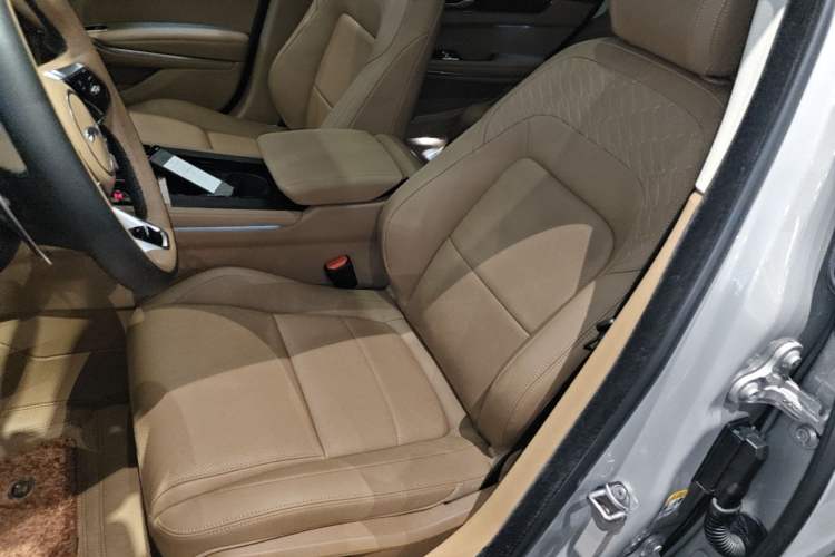 Used Jaguar XFL 2024 2.0T P250 Two-Wheel Drive Prestige Luxury Edition Left Front Seat
