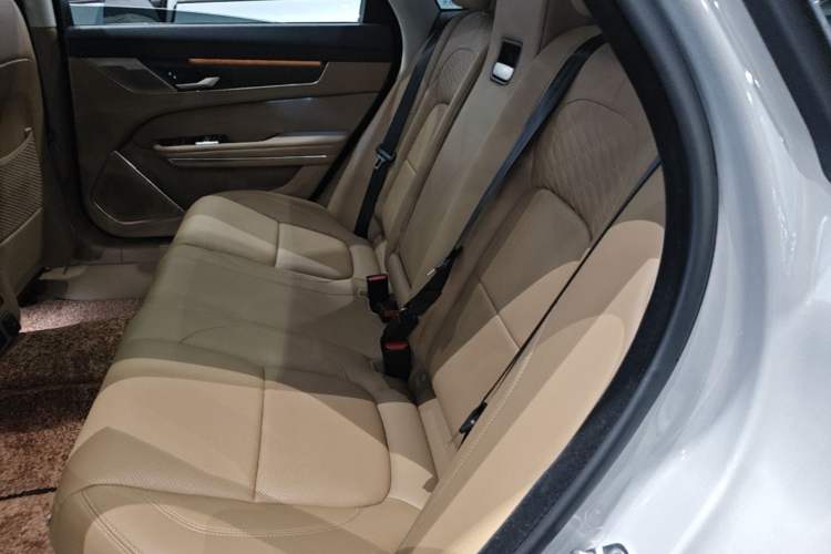 Used Jaguar XFL 2024 2.0T P250 Two-Wheel Drive Prestige Luxury Edition Left Rear Seat