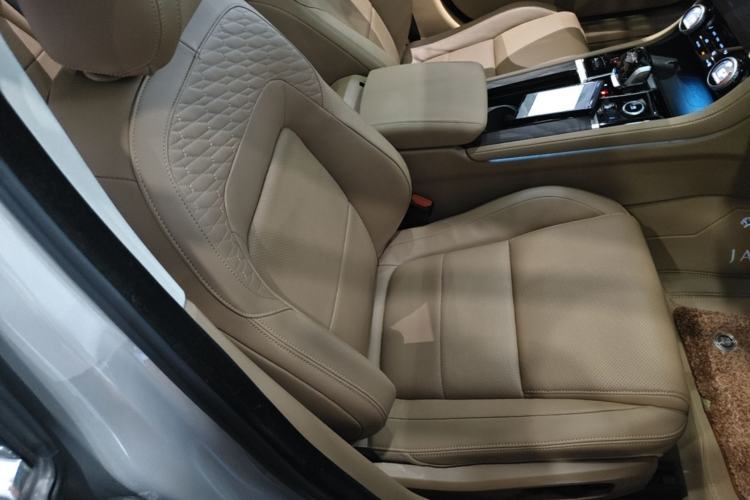 Used Jaguar XFL 2024 2.0T P250 Two-Wheel Drive Prestige Luxury Edition Right Front Seat