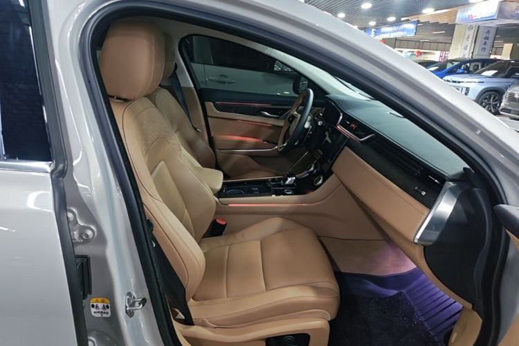 Used Jaguar XFL 2024 2.0T P250 Two-Wheel Drive Prestige Luxury Edition Right Front Seat