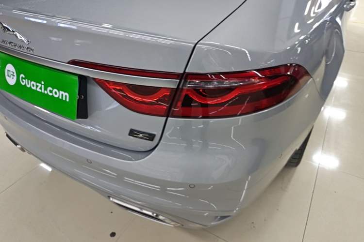 Used Jaguar XFL 2024 2.0T P250 Two-Wheel Drive Prestige Luxury Edition Right Rear Taillight