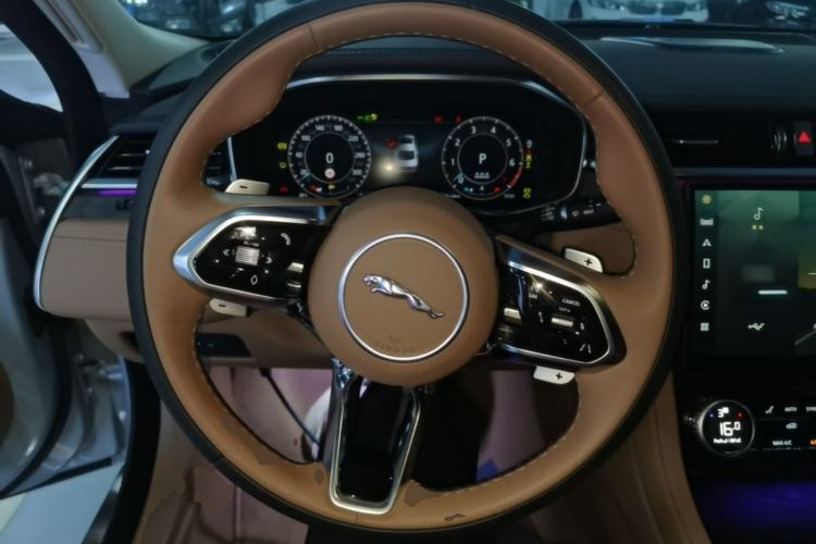 Used Jaguar XFL 2024 2.0T P250 Two-Wheel Drive Prestige Luxury Edition Steering Wheel