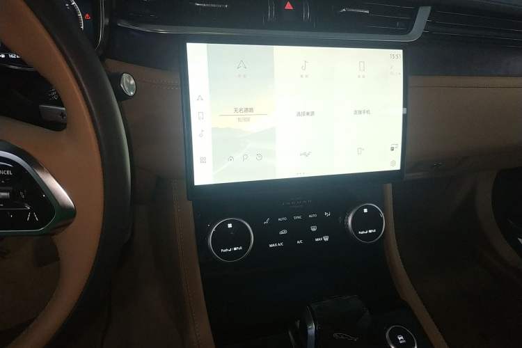 Used Jaguar XFL 2024 2.0T P250 Two-Wheel Drive Prestige Luxury Edition Audio And AC Panel