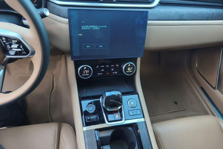 Used Jaguar XFL 2024 2.0T P250 Two-Wheel Drive Prestige Luxury Edition Audio And AC Panel