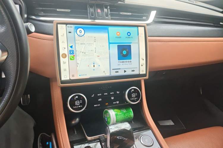 Used Jaguar XFL 2024 2.0T P300 Four-Wheel Drive Flagship Sport Gold Edition Audio And AC Panel