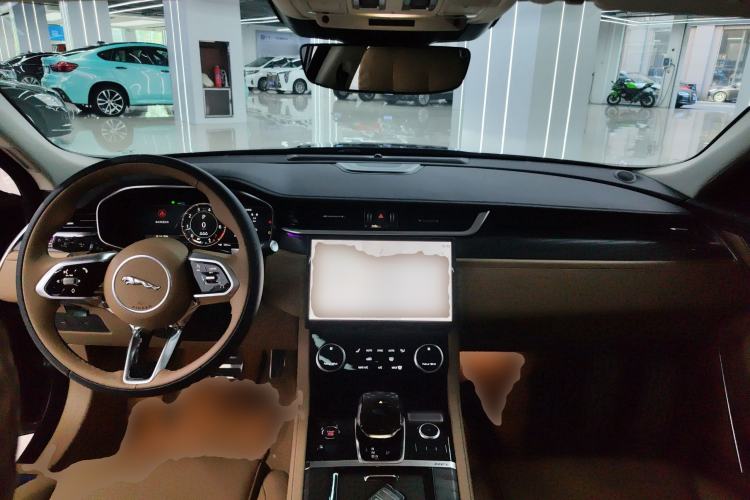Used Jaguar XFL 2024 2.0T P250 Two-Wheel Drive Prestige Luxury Edition Center Console
