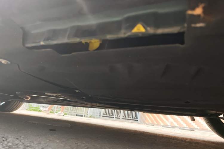 Used Jaguar XFL 2024 2.0T P300 Four-Wheel Drive Flagship Sport Gold Edition Chassis Rear Left
