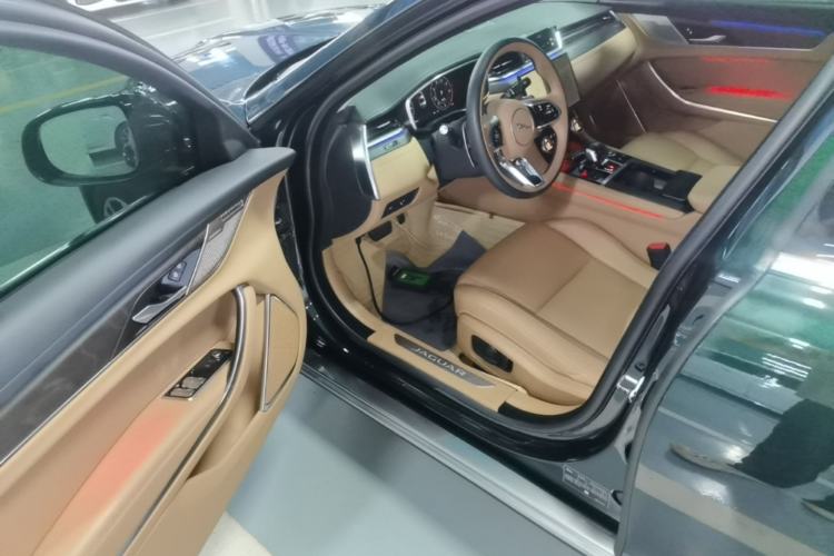 Used Jaguar XFL 2024 2.0T P250 Two-Wheel Drive Prestige Luxury Edition Driver Seat