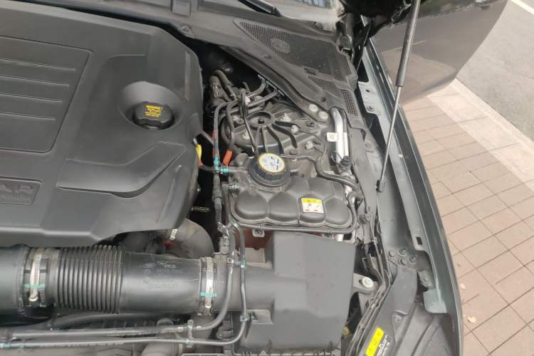Used Jaguar XFL 2024 2.0T P250 Two-Wheel Drive Prestige Luxury Edition Engine Bay Left