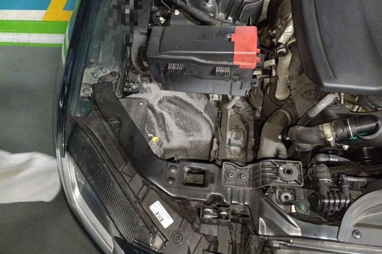 Used Jaguar XFL 2024 2.0T P250 Two-Wheel Drive Prestige Luxury Edition Engine Bay Right