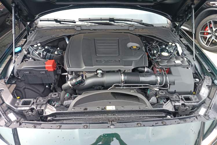 Used Jaguar XFL 2024 2.0T P250 Two-Wheel Drive Prestige Luxury Edition Engine Bay