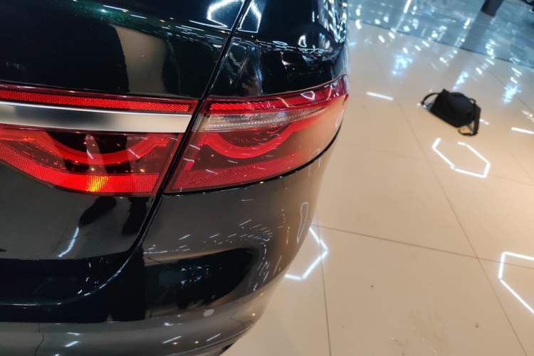 Used Jaguar XFL 2024 2.0T P250 Two-Wheel Drive Prestige Luxury Edition Exterior 3