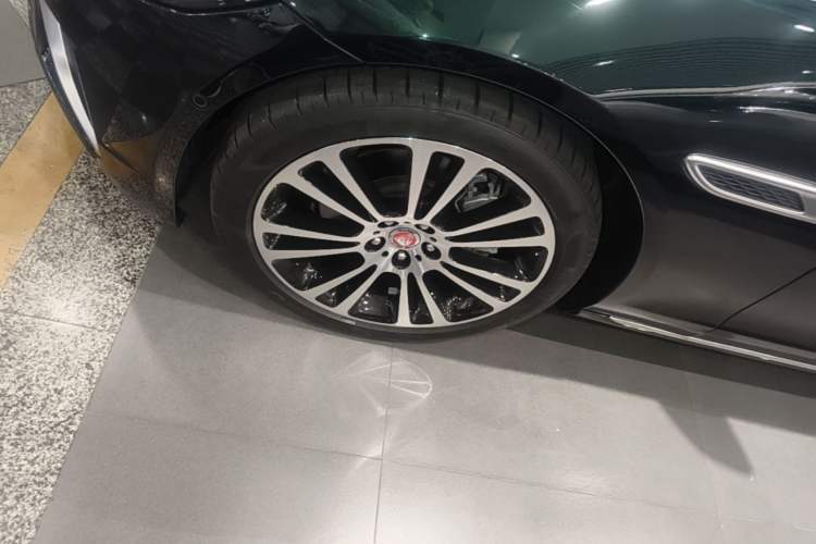 Used Jaguar XFL 2024 2.0T P250 Two-Wheel Drive Prestige Luxury Edition Exterior 4