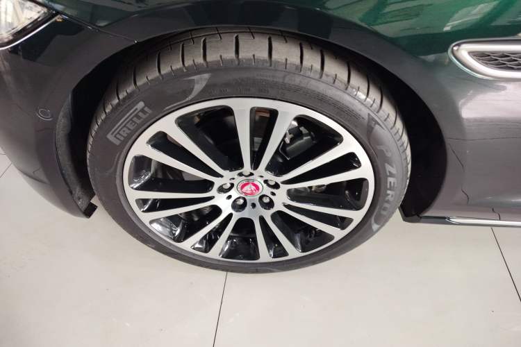 Used Jaguar XFL 2024 2.0T P250 Two-Wheel Drive Prestige Luxury Edition Exterior 4