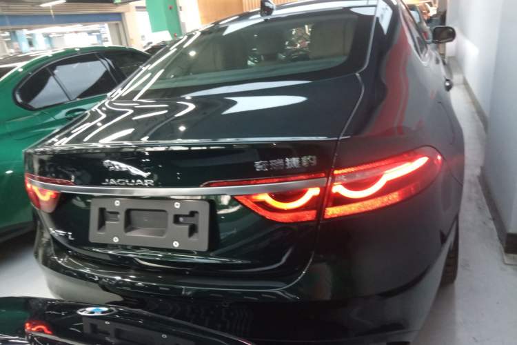 Used Jaguar XFL 2024 2.0T P250 Two-Wheel Drive Prestige Luxury Edition Exterior 4