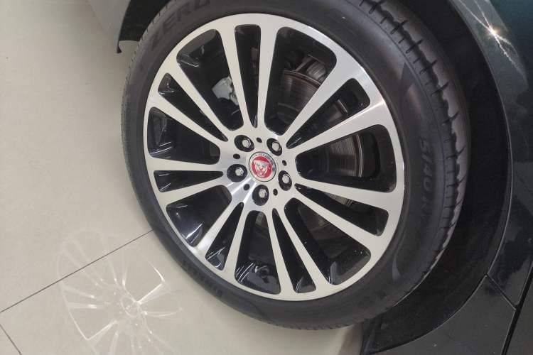 Used Jaguar XFL 2024 2.0T P250 Two-Wheel Drive Prestige Luxury Edition Exterior 5
