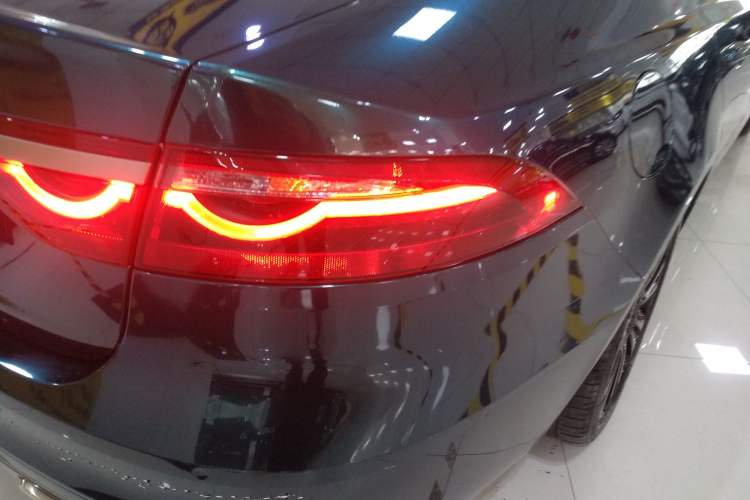 Used Jaguar XFL 2024 2.0T P250 Two-Wheel Drive Prestige Luxury Edition Exterior 6