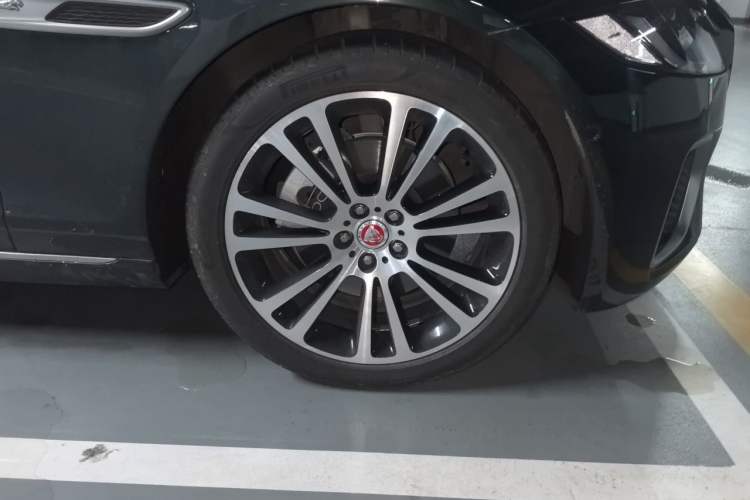 Used Jaguar XFL 2024 2.0T P250 Two-Wheel Drive Prestige Luxury Edition Exterior 7