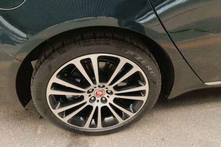 Used Jaguar XFL 2024 2.0T P250 Two-Wheel Drive Prestige Luxury Edition Exterior 8