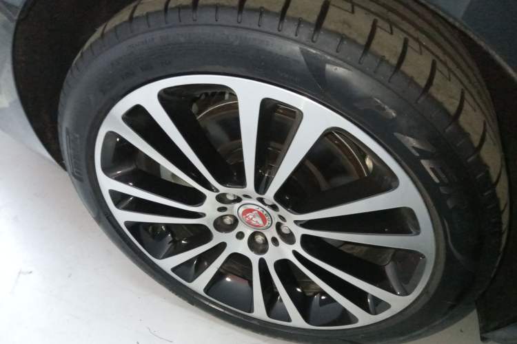 Used Jaguar XFL 2024 2.0T P250 Two-Wheel Drive Prestige Luxury Edition Exterior 8