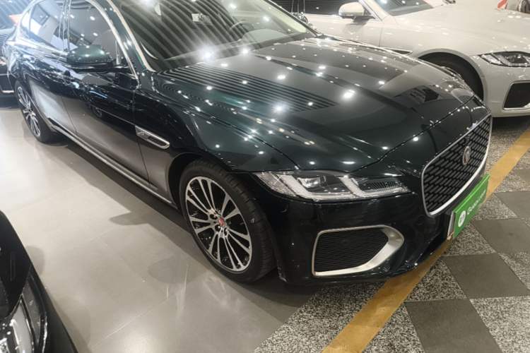 Used Jaguar XFL 2024 2.0T P250 Two-Wheel Drive Prestige Luxury Edition Front Right 45 Deg