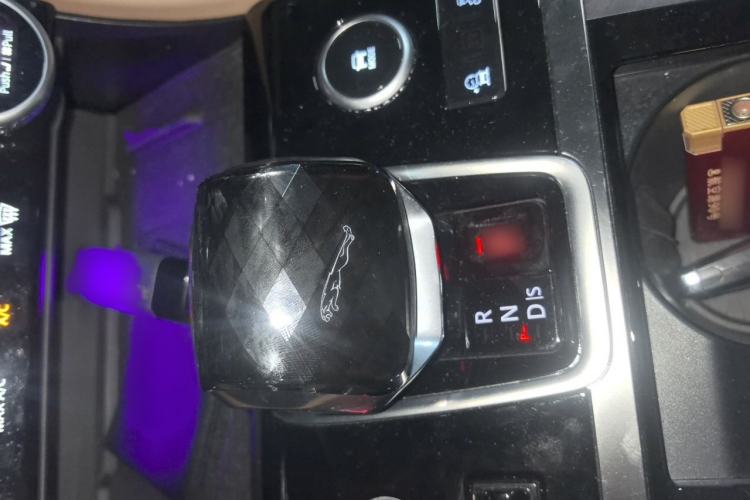 Used Jaguar XFL 2024 2.0T P250 Two-Wheel Drive Prestige Luxury Edition Gear Lever