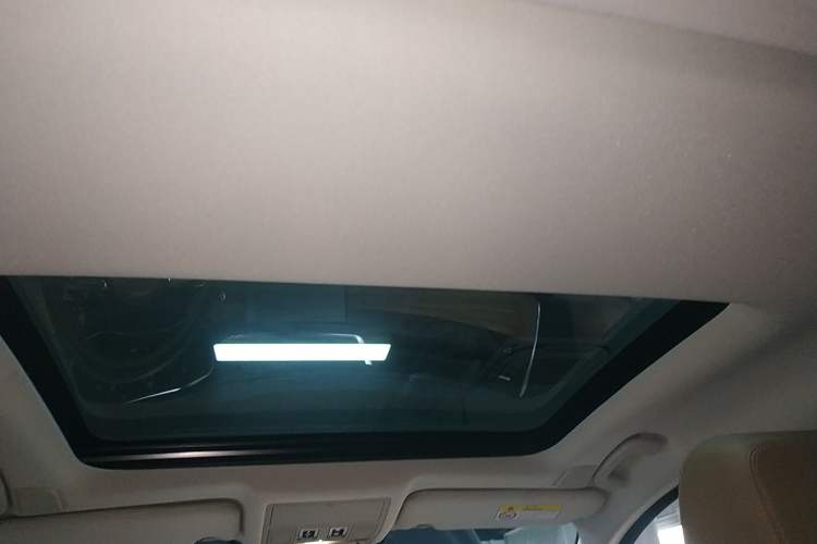 Used Jaguar XFL 2024 2.0T P250 Two-Wheel Drive Prestige Luxury Edition Headliner