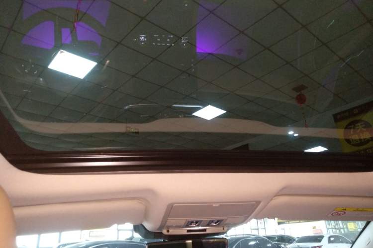 Used Jaguar XFL 2024 2.0T P250 Two-Wheel Drive Prestige Luxury Edition Headliner