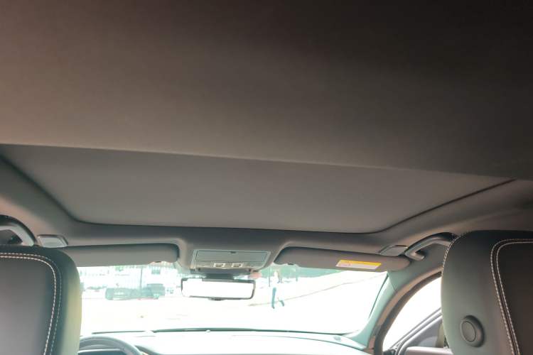 Used Jaguar XFL 2024 2.0T P300 Four-Wheel Drive Flagship Sport Gold Edition Headliner