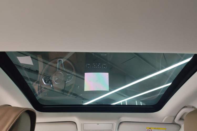 Used Jaguar XFL 2024 2.0T P250 Two-Wheel Drive Prestige Luxury Edition Headliner