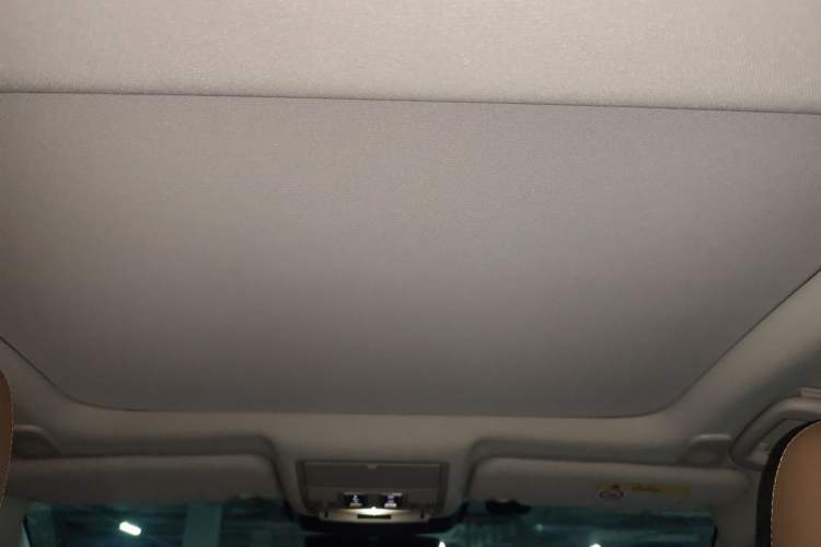 Used Jaguar XFL 2024 2.0T P250 Two-Wheel Drive Prestige Luxury Edition Headliner