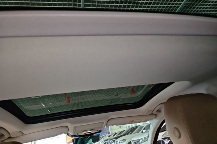 Used Jaguar XFL 2024 2.0T P250 Two-Wheel Drive Prestige Luxury Edition Headliner