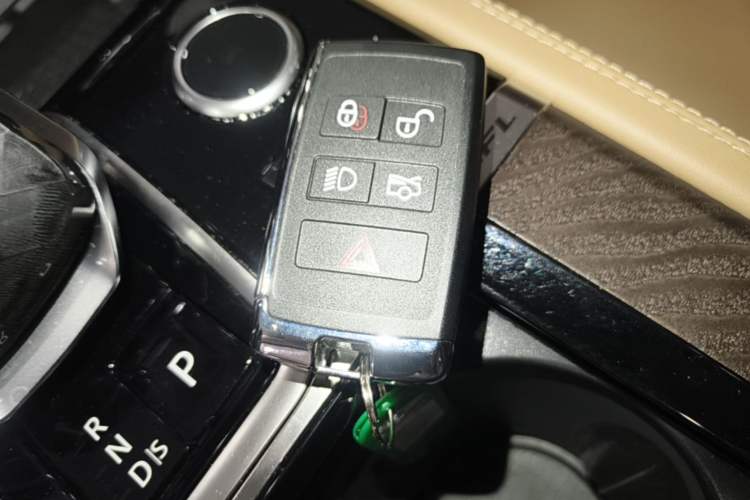 Used Jaguar XFL 2024 2.0T P250 Two-Wheel Drive Prestige Luxury Edition Interior 1