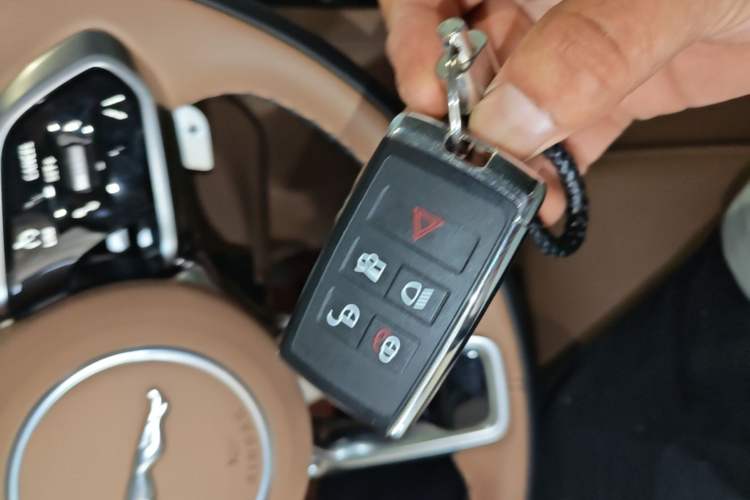 Used Jaguar XFL 2024 2.0T P250 Two-Wheel Drive Prestige Luxury Edition Interior 1
