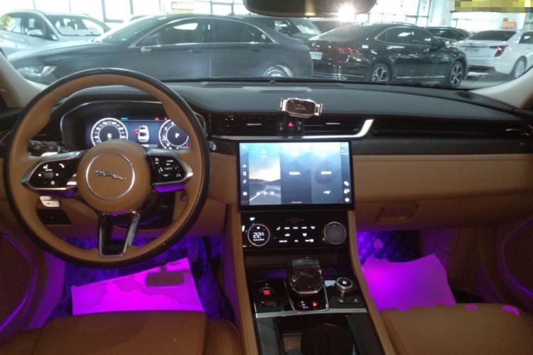 Used Jaguar XFL 2024 2.0T P250 Two-Wheel Drive Prestige Luxury Edition Interior 2