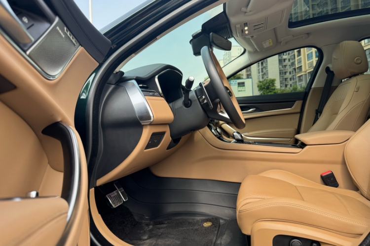 Used Jaguar XFL 2024 2.0T P250 Two-Wheel Drive Prestige Luxury Edition Interior 2