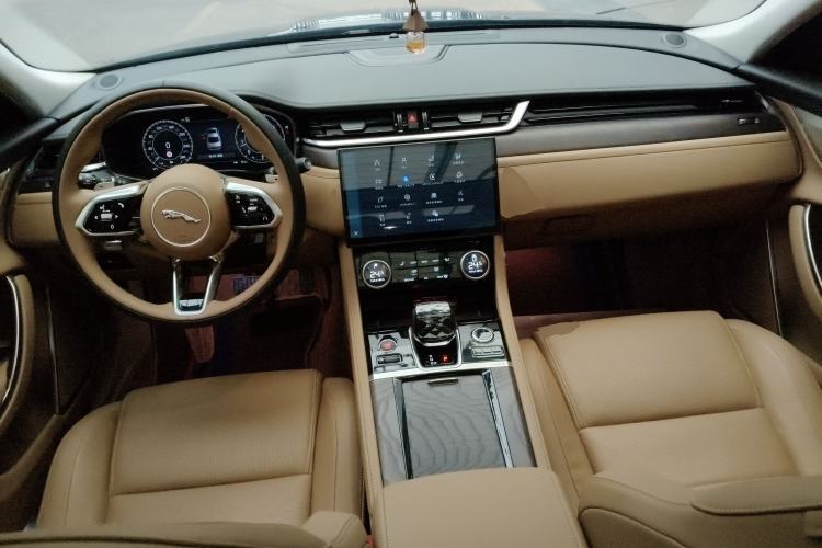 Used Jaguar XFL 2024 2.0T P250 Two-Wheel Drive Prestige Luxury Edition Interior 2