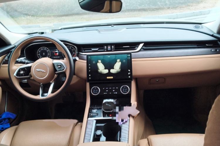 Used Jaguar XFL 2024 2.0T P250 Two-Wheel Drive Prestige Luxury Edition Interior 2