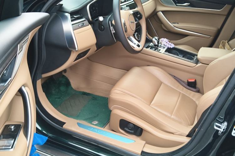 Used Jaguar XFL 2024 2.0T P250 Two-Wheel Drive Prestige Luxury Edition Interior 3